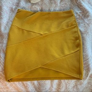 Yellow pencil skirt